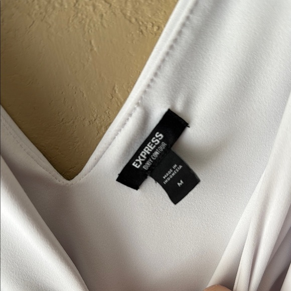 EXPRESS • body contour v-neck tank - Picture 6 of 6